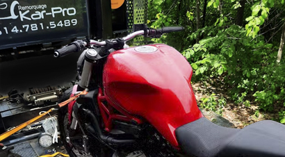 Remorquage pour moto, disponible chez Remorquage Kar-Pro Towing - Montréal, Québec Canada